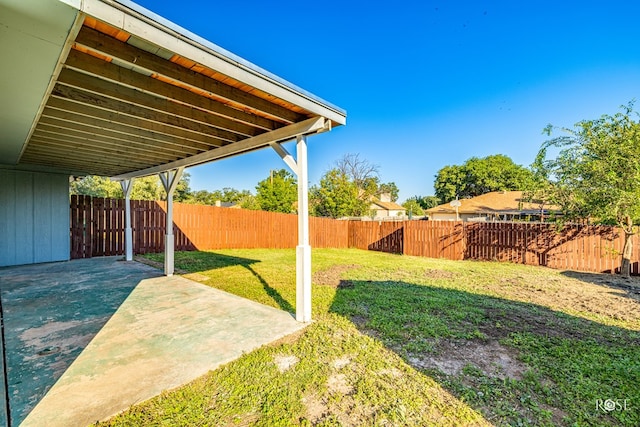 view of yard with a patio