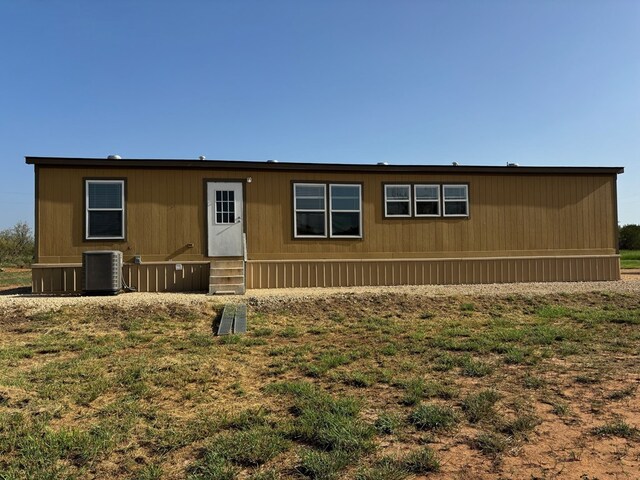 manufactured / mobile home with central AC unit