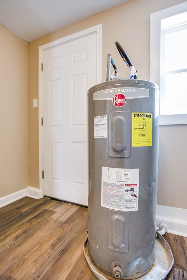 1619 Spaulding St, San Angelo, TX 76905 - utilities featuring electric water heater