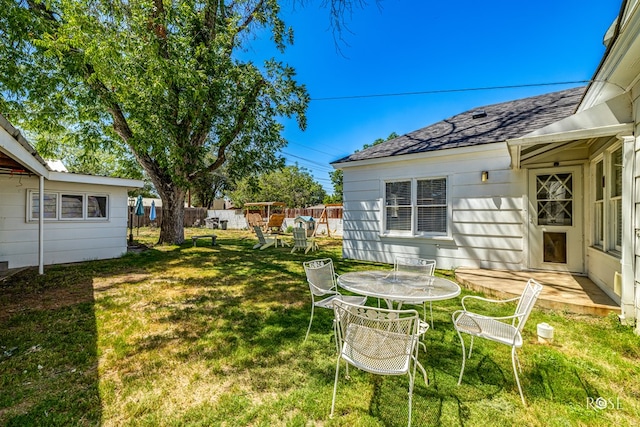 view of yard featuring a patio area