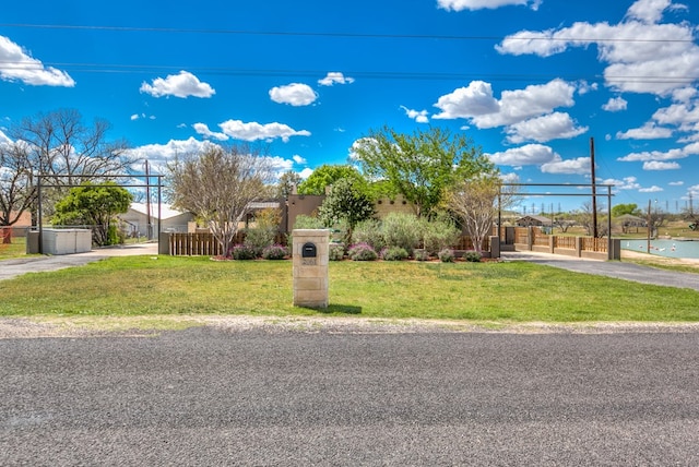 view of front of house with a front lawn