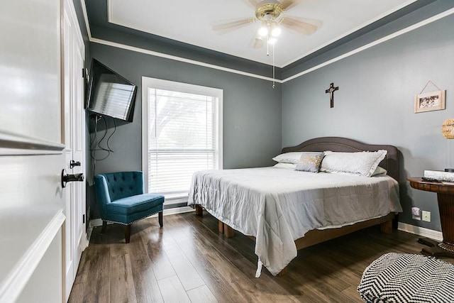 1001 Avondale Ave, San Angelo, TX 76901 - bedroom featuring wood finished floors, baseboards, and a ceiling fan