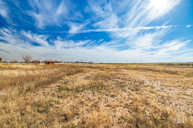 view of yard featuring a rural view