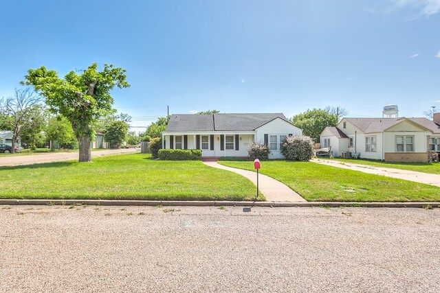 601 N 3rd St, Ballinger, TX 76821 - photo 2