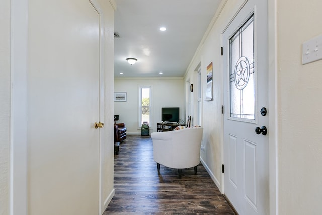foyer with recessed lighting, baseboards, dark wood-style floors, and ornamental molding