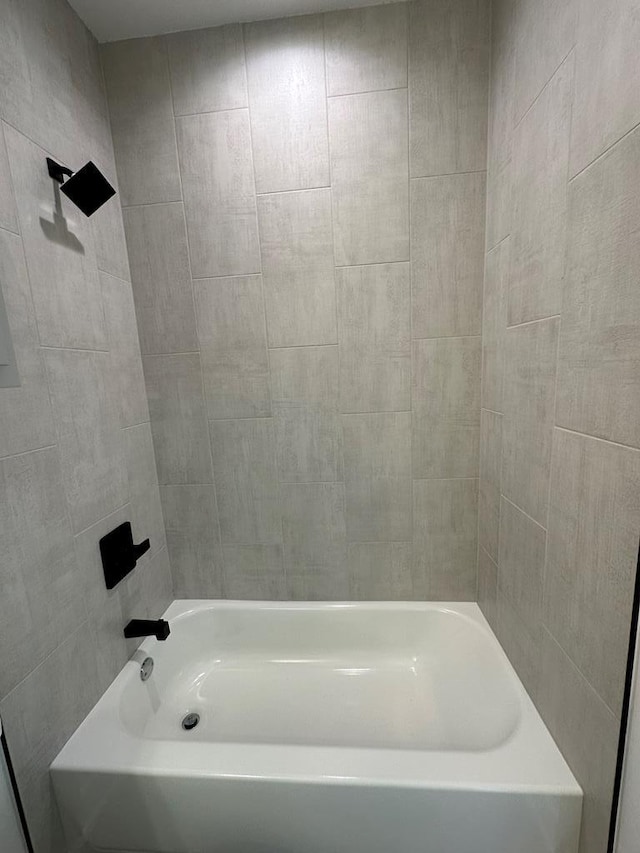 3615 Clearview Dr, San Angelo, TX 76904 - full bath with shower / washtub combination