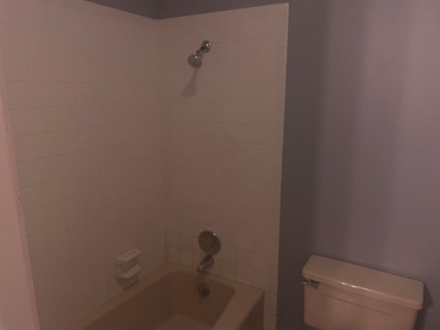 415 W Twohig Ave, San Angelo, TX 76903 - full bathroom with toilet and bathing tub / shower combination