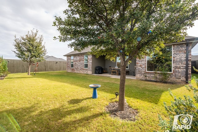 view of yard with a patio area