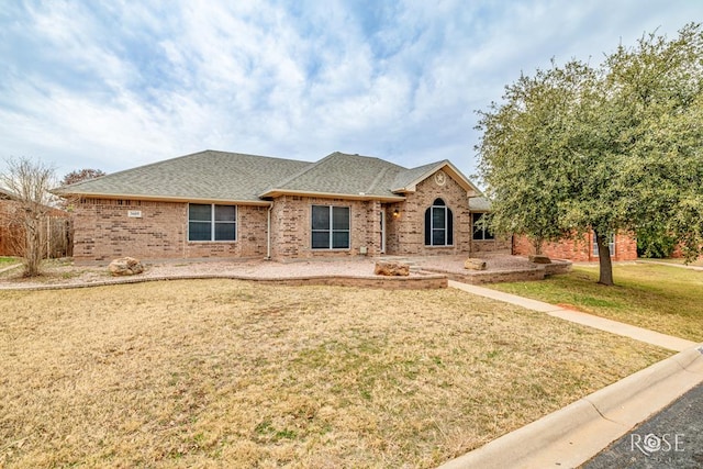 view of front of house with a front yard