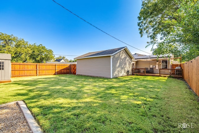1601 S Jackson St, San Angelo, TX 76903 - view of yard with a wooden deck