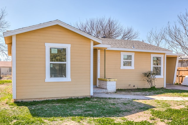 view of front of property