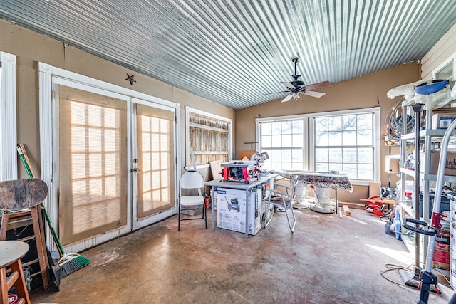 sunroom / solarium with vaulted ceiling and ceiling fan