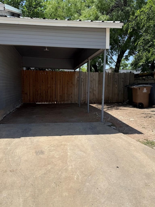 909 Howard Ave, San Angelo, TX 76903 - photo 2