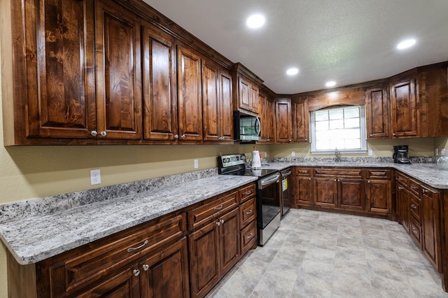 1001 Henderson Dr, Ozona, TX 76943 - photo 3