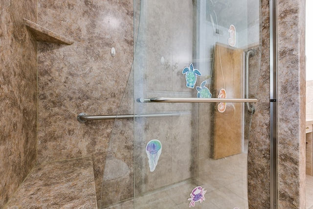 2650 Rice Ave, San Angelo, TX 76904 - bathroom with tiled shower