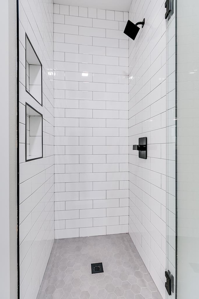 2122 Deaton St, San Angelo, TX 76903 - full bath with a shower stall