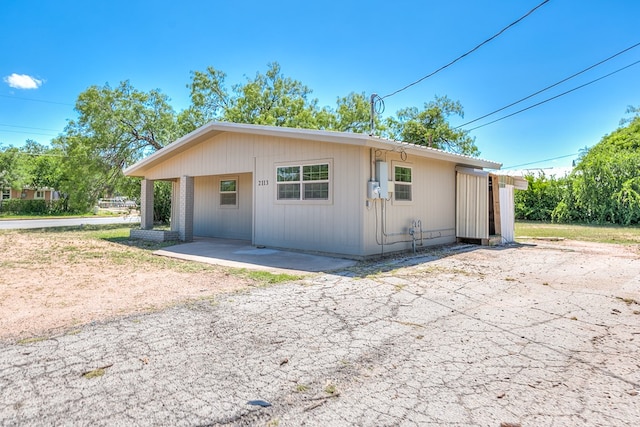 2113 S Hill St, San Angelo, TX 76903 - view of front of home with a patio