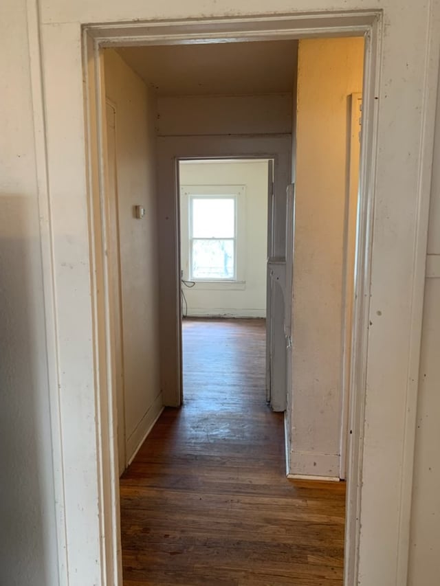606 Pulliam St, San Angelo, TX 76903 - hall featuring dark wood-style floors