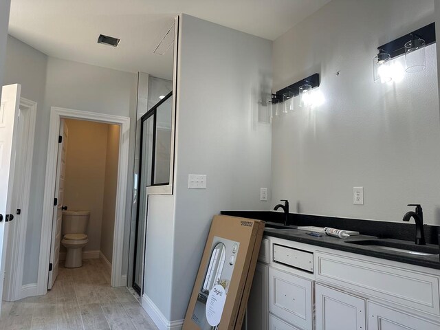 spare room featuring vaulted ceiling