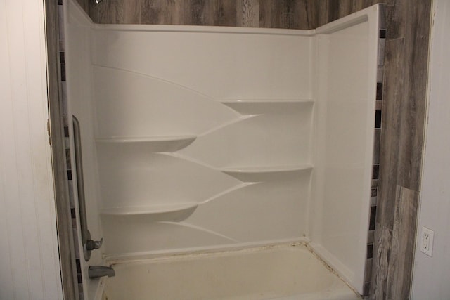 1002 Broadway St, Ballinger, TX 76821 - full bathroom with shower / washtub combination