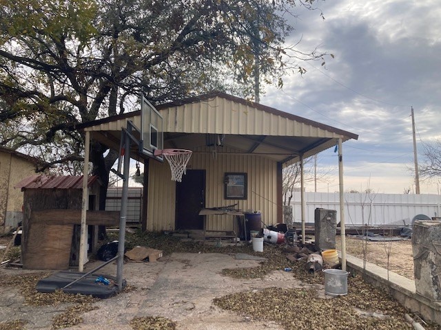 view of outbuilding