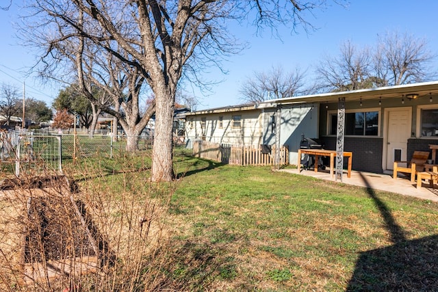 view of yard with a patio