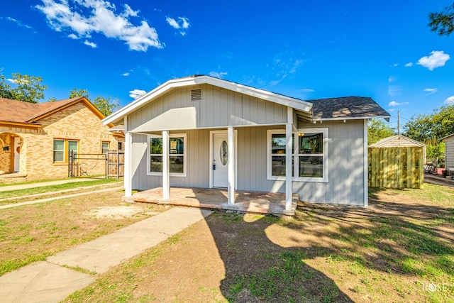 view of front of house featuring a porch