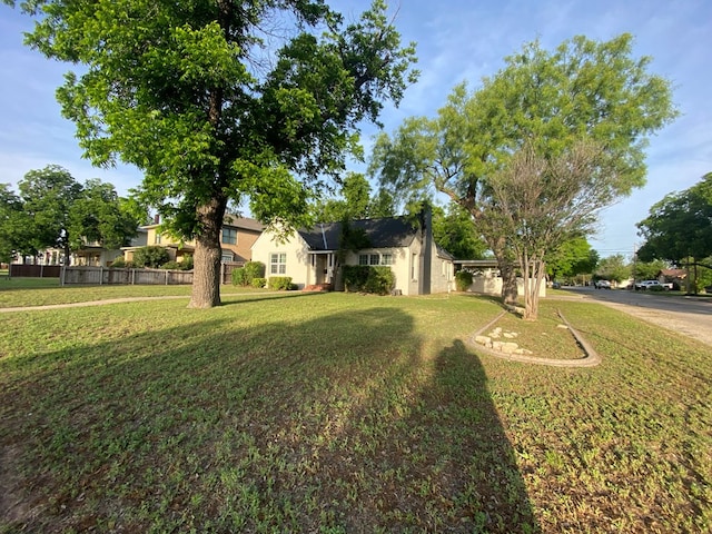 1001 S David St, San Angelo, TX 76903 - view of yard