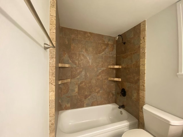 1001 S David St, San Angelo, TX 76903 - bathroom featuring toilet and bathing tub / shower combination