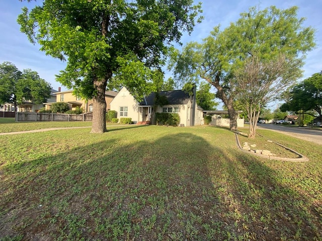 1001 S David St, San Angelo, TX 76903 - view of yard