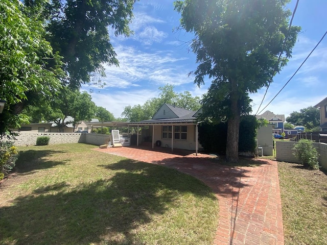 1001 S David St, San Angelo, TX 76903 - view of yard featuring a patio
