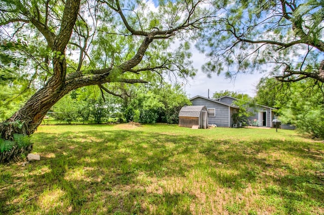 136 Arlington St, San Angelo, TX 76903 - view of grassy yard