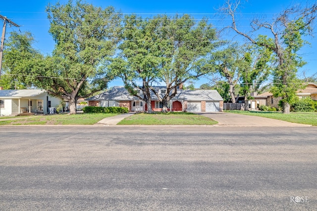 906 Ave J, Ozona, TX 76943 - photo 3