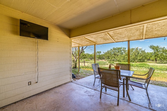 view of sunroom / solarium