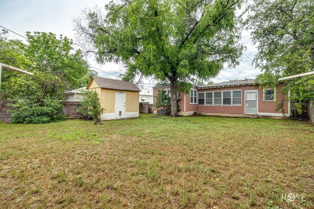310 N Van Buren St, San Angelo, TX 76901 - photo 25