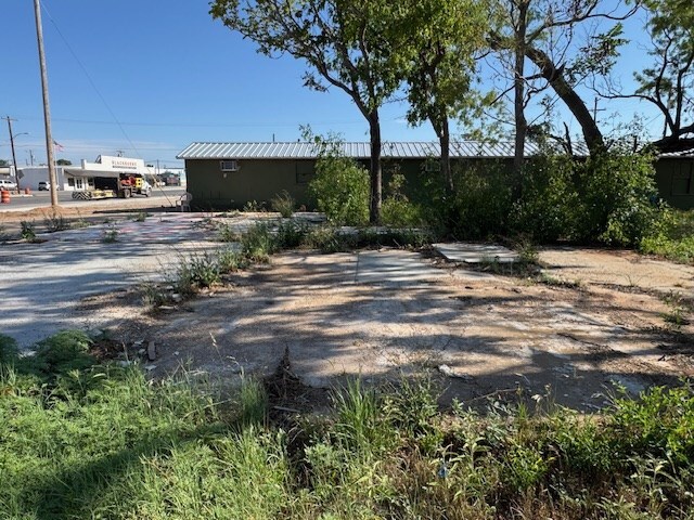 211 S State St Unit 9-13, Bronte, TX 76933 - photo 10