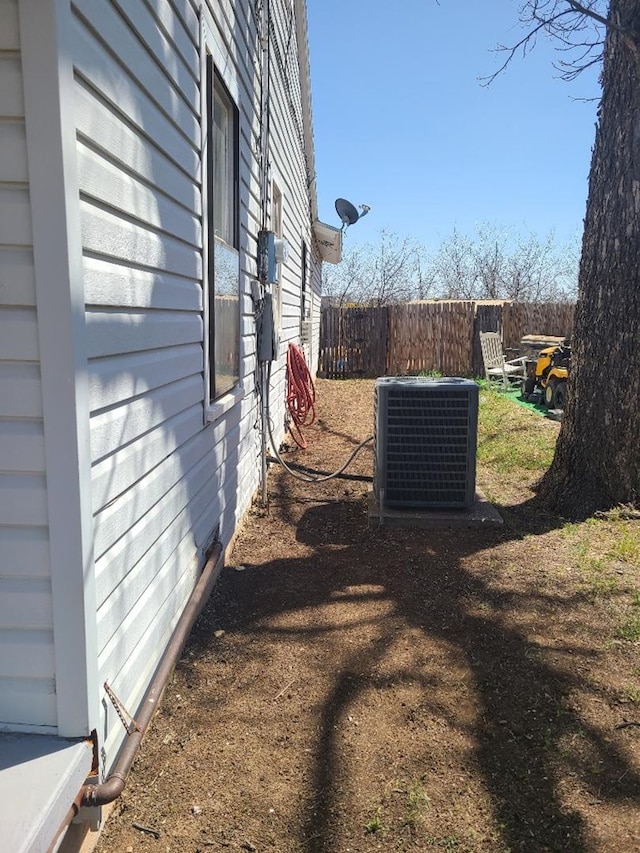 1811 Willow St, San Angelo, TX 76901 - view of yard with central AC unit