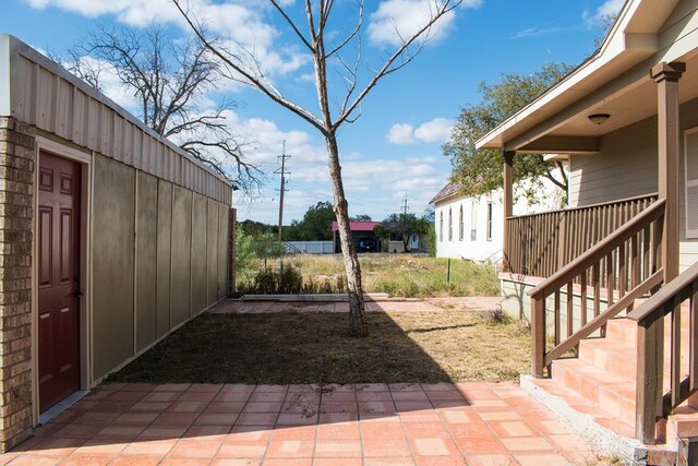 view of yard with a patio