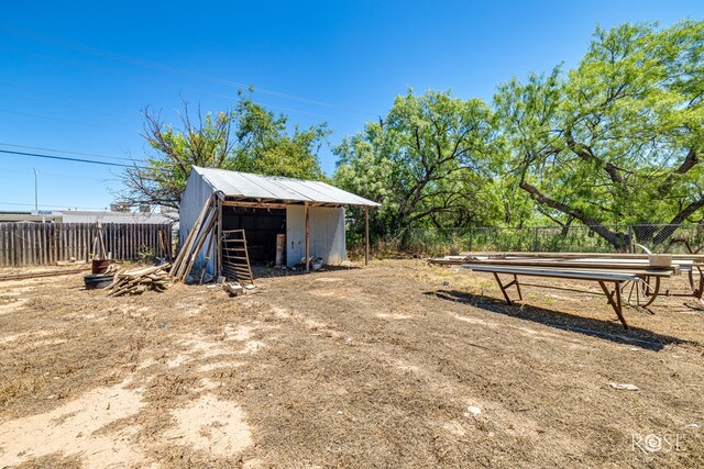 8126 N Fm 2288, San Angelo, TX 76901 - view of yard with an outbuilding