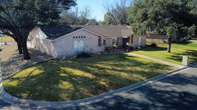 view of front of property with a front yard