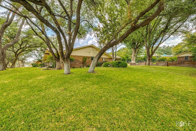 111 Manor St, Sonora, TX 76950 - view of yard