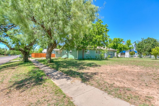 view of front of property