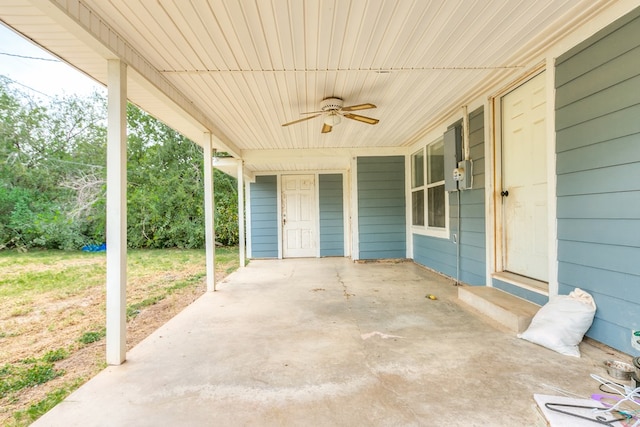 2301 W Concho Ave, San Angelo, TX 76901 - view of patio / terrace with a ceiling fan