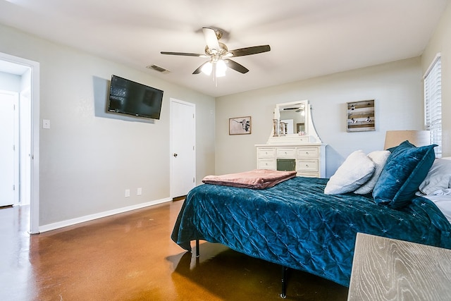 bedroom featuring ceiling fan