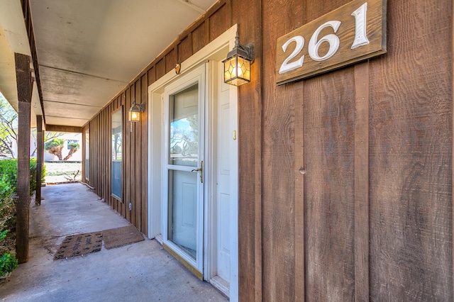 261 Edinburgh Rd, San Angelo, TX 76901 - doorway to property with covered porch