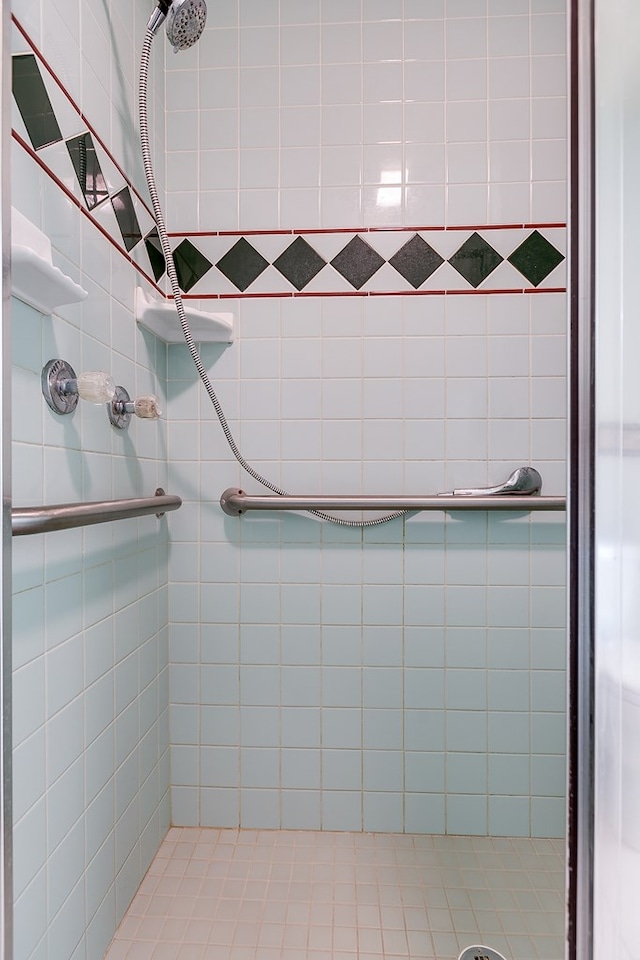 261 Edinburgh Rd, San Angelo, TX 76901 - bathroom with a stall shower