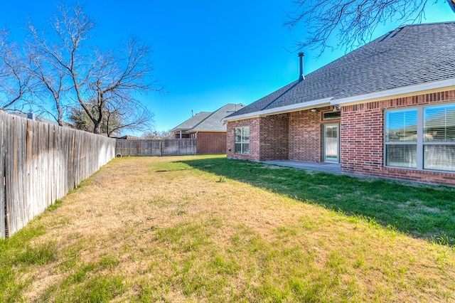 view of yard featuring a patio area