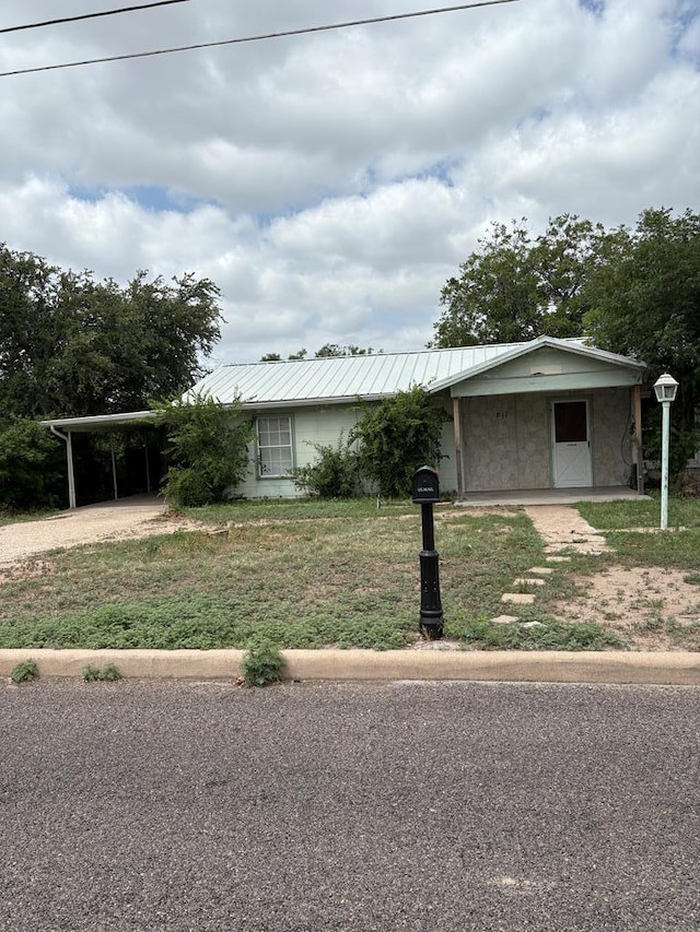 811 Akin St, San Angelo, TX 76901 - photo 1