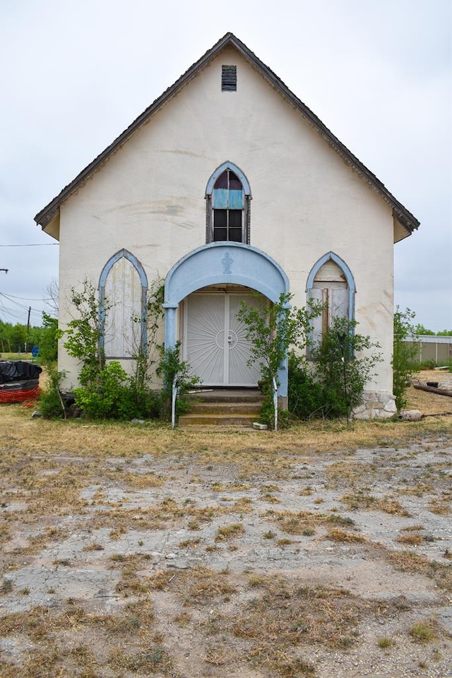 view of front of property