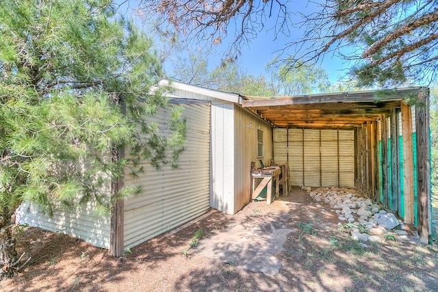 1027 Butterfly Ln, San Angelo, TX 76905 - view of garage